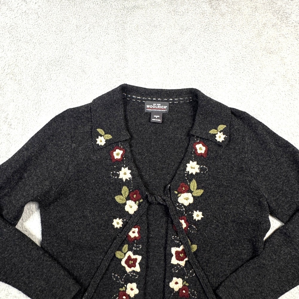 Woolrich Lambswool Floral Embroidered Cardigan Sweater Onyx Heather Gray Small - Picture 3 of 15